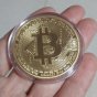 Коллекционная сувенирная монета Bitcoin (Биткойн) золотого цвета
